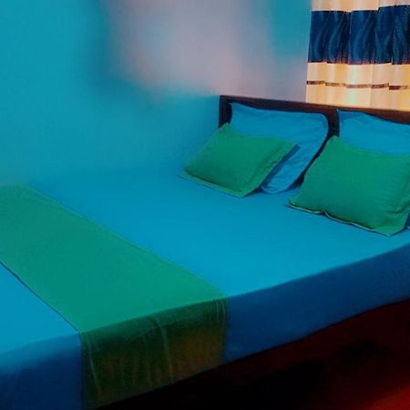 Impress Holiday Home Anuradhapura Buitenkant foto