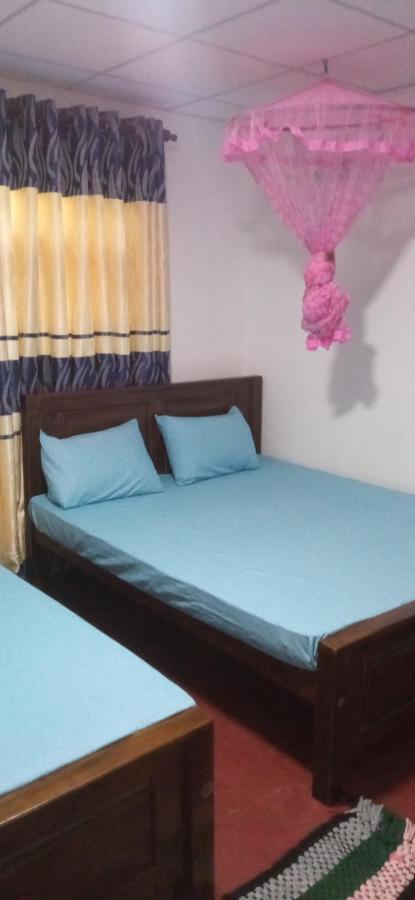 Impress Holiday Home Anuradhapura Buitenkant foto