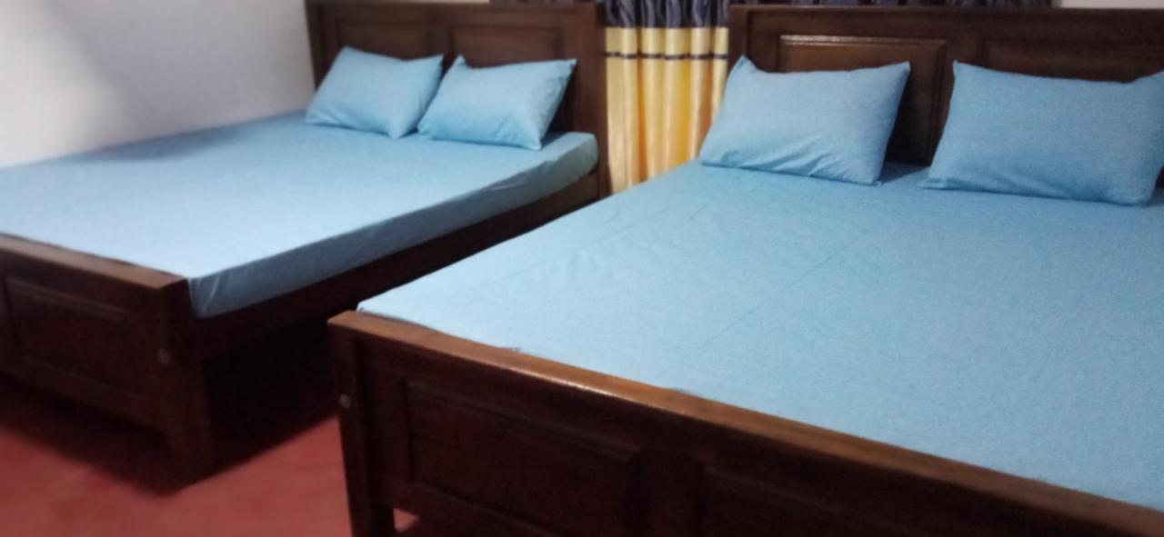 Impress Holiday Home Anuradhapura Buitenkant foto