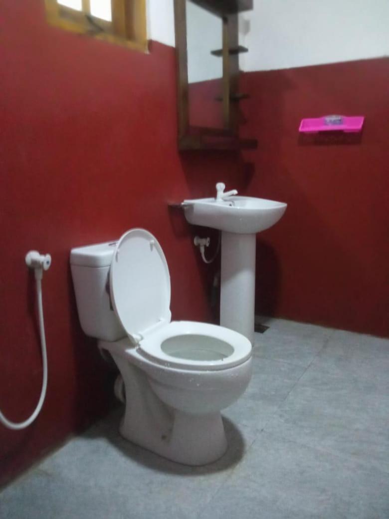Impress Holiday Home Anuradhapura Buitenkant foto