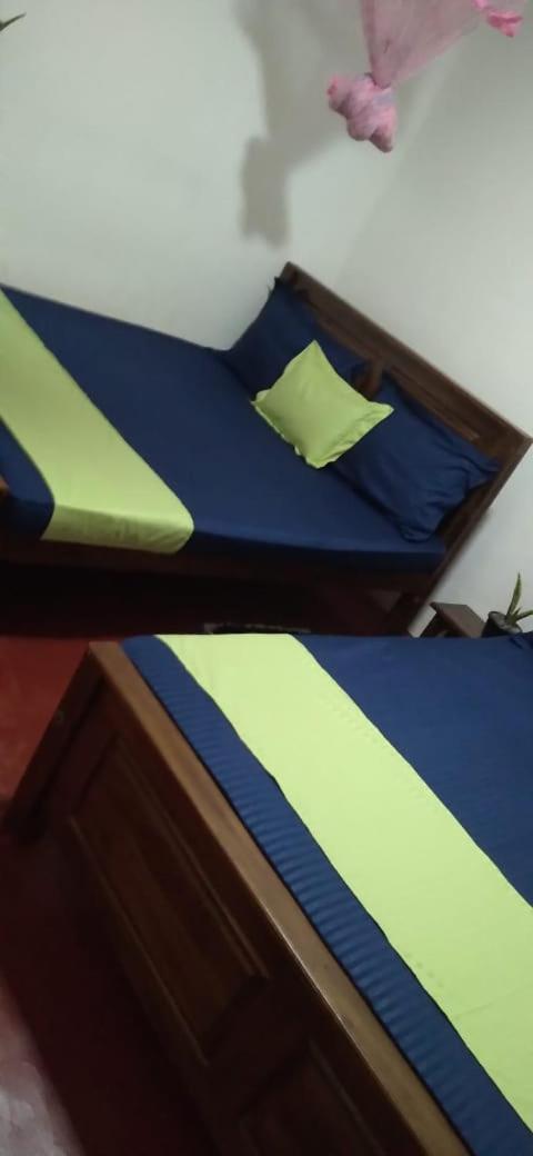 Impress Holiday Home Anuradhapura Buitenkant foto