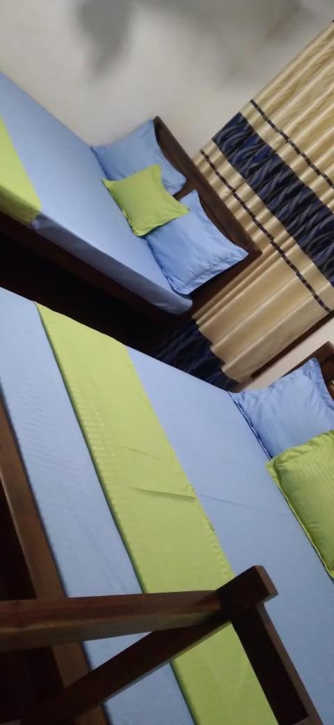 Impress Holiday Home Anuradhapura Buitenkant foto
