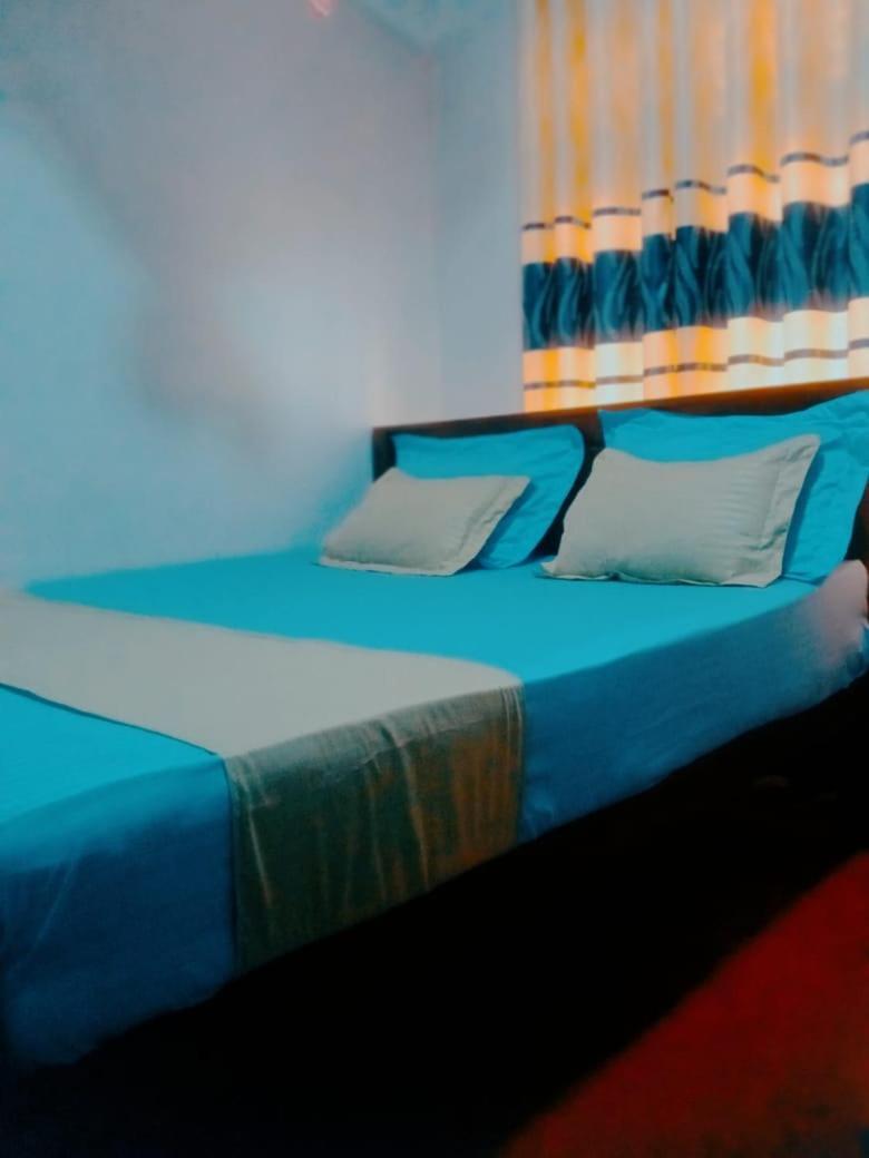 Impress Holiday Home Anuradhapura Buitenkant foto