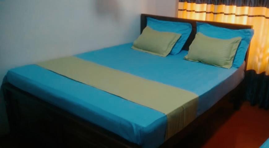 Impress Holiday Home Anuradhapura Buitenkant foto