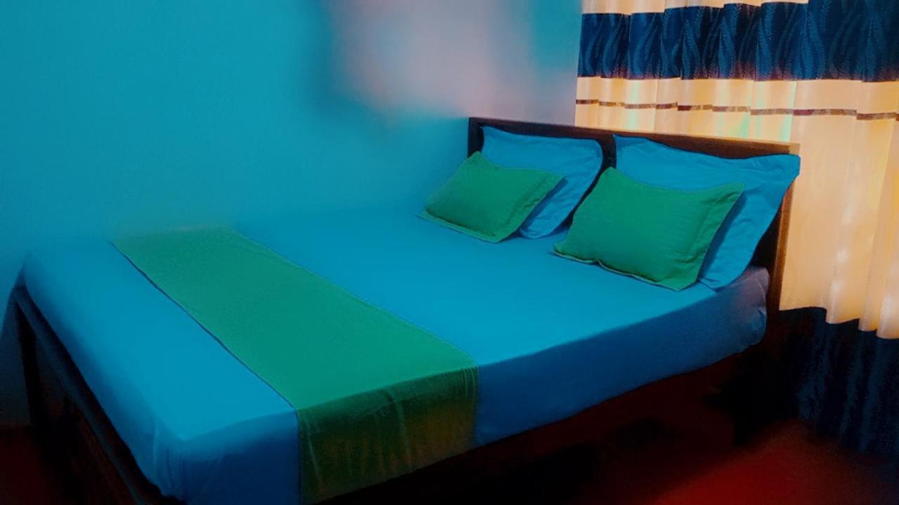 Impress Holiday Home Anuradhapura Buitenkant foto