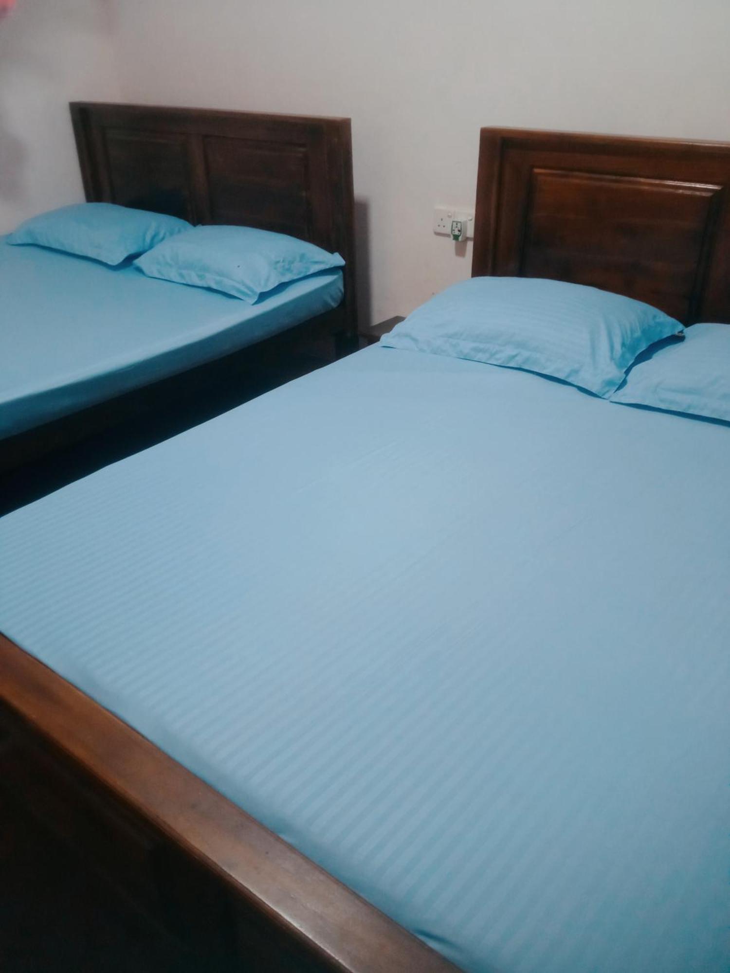 Impress Holiday Home Anuradhapura Buitenkant foto